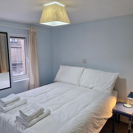 Model Cottages Cork Bagian luar foto