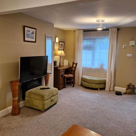 Model Cottages Cork Bagian luar foto